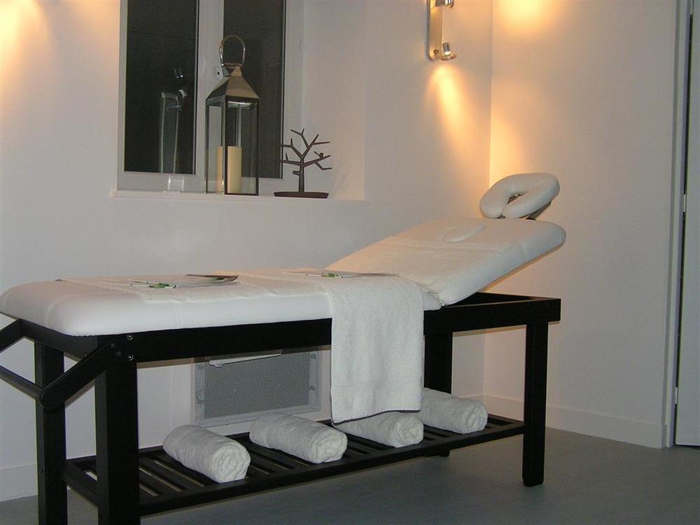Hotel Restaurant Le Dauphin Et Le Spa Du Prieure Caen Faciliteiten foto