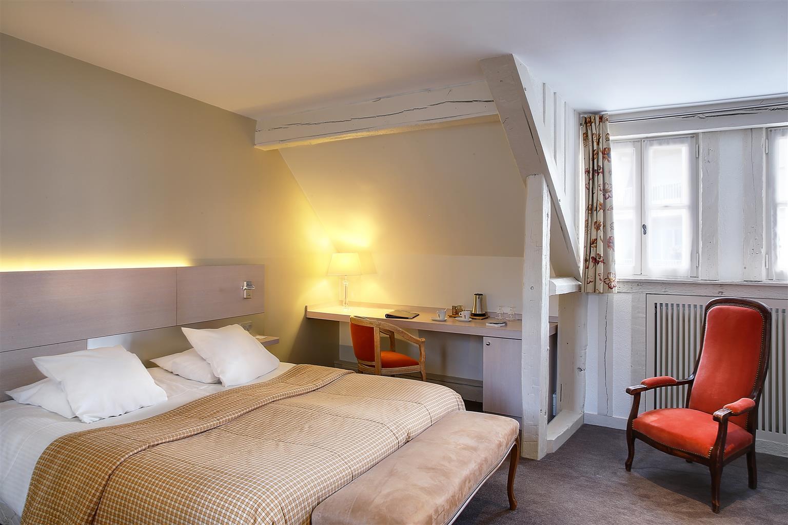 Hotel Restaurant Le Dauphin Et Le Spa Du Prieure Caen Buitenkant foto