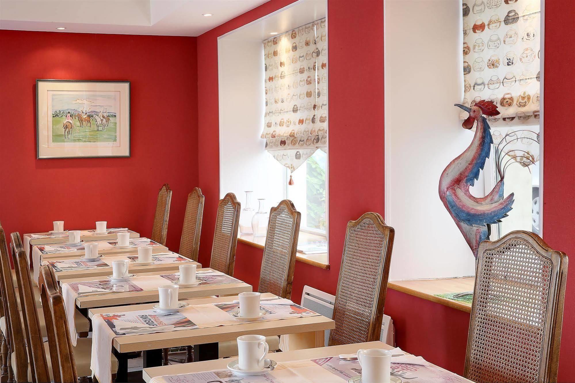 Hotel Restaurant Le Dauphin Et Le Spa Du Prieure Caen Buitenkant foto