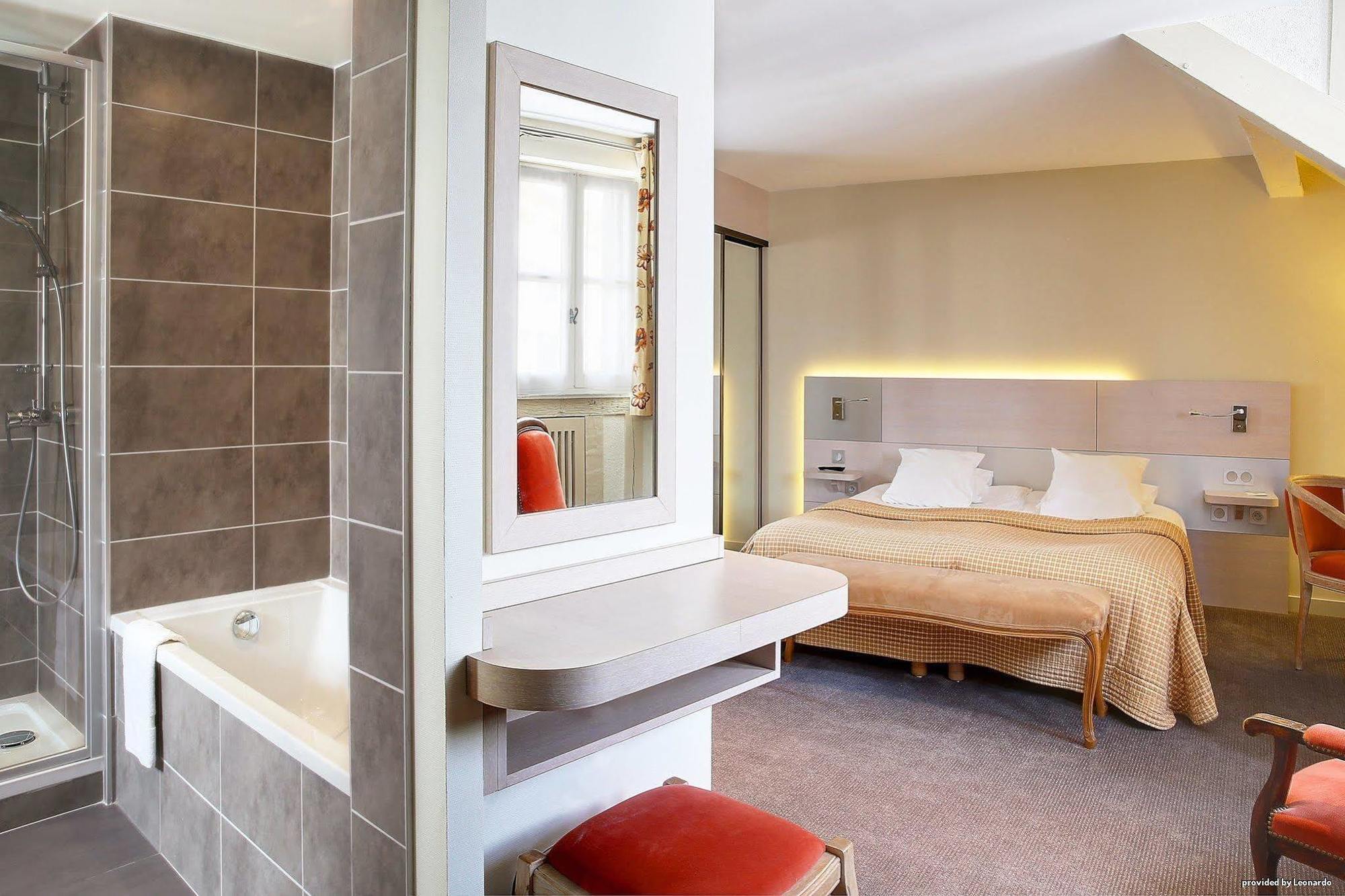 Hotel Restaurant Le Dauphin Et Le Spa Du Prieure Caen Buitenkant foto